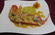 Gratinierter Hummer mit Steinpilzen an Safranreis